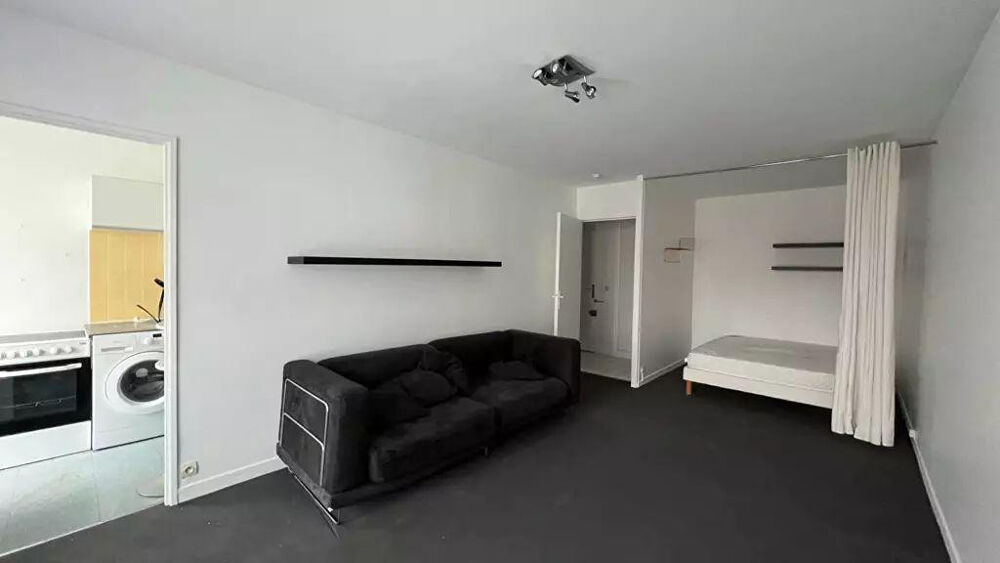 Location Appartement T1bis de 36m2 avec balcon, cave et parking Paris18 Paris 18