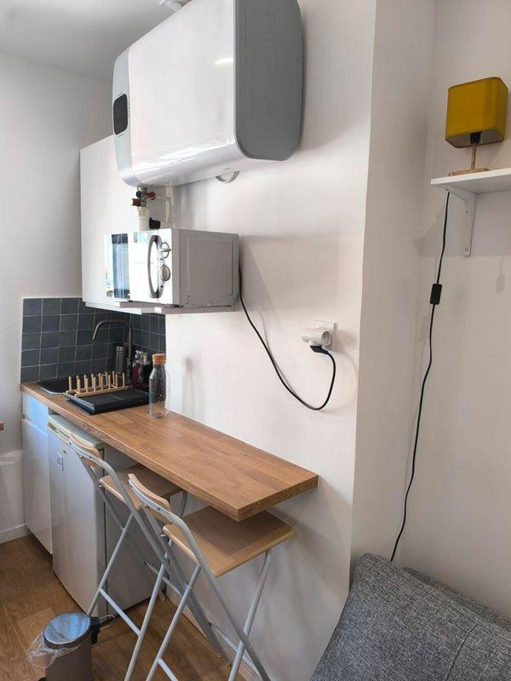 Location Appartement A louer : Studio meublé lumineux – métro Marcadet Paris 18