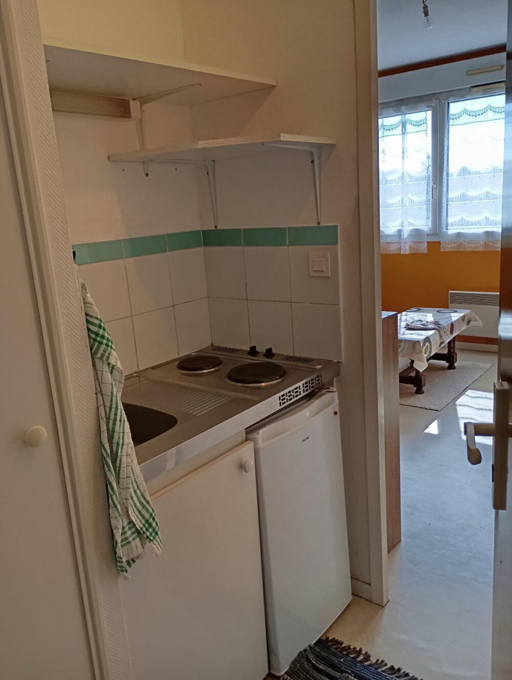 Location Appartement Studio très lumineux , residence calme et sécurisé Poitiers