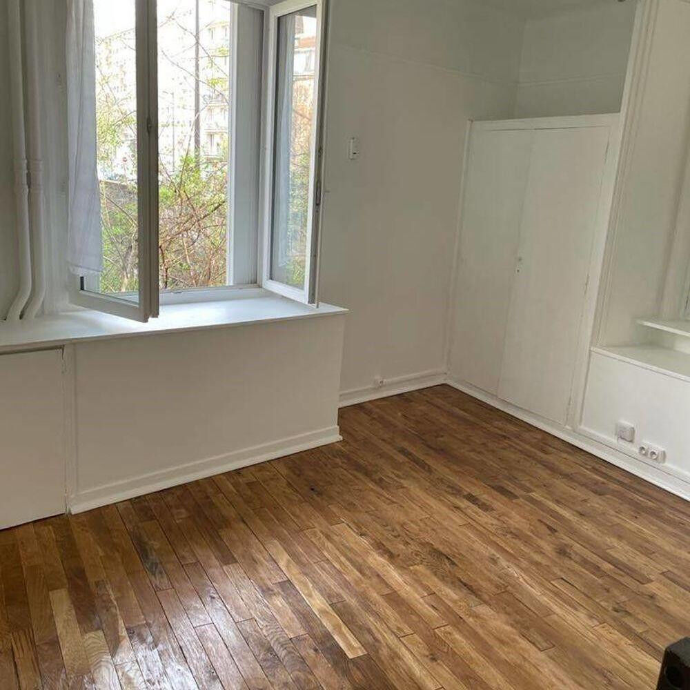 Location Appartement Location beau studio lumineux Paris 19ème Paris 19