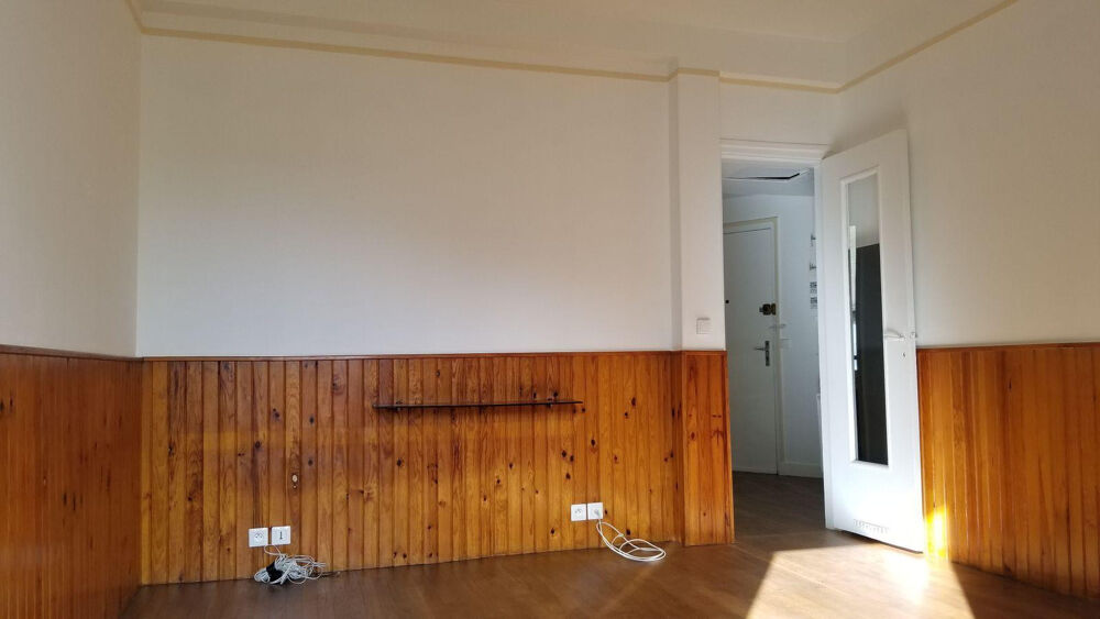 Location Appartement Grand studio refait à neuf proche de tout Chaville