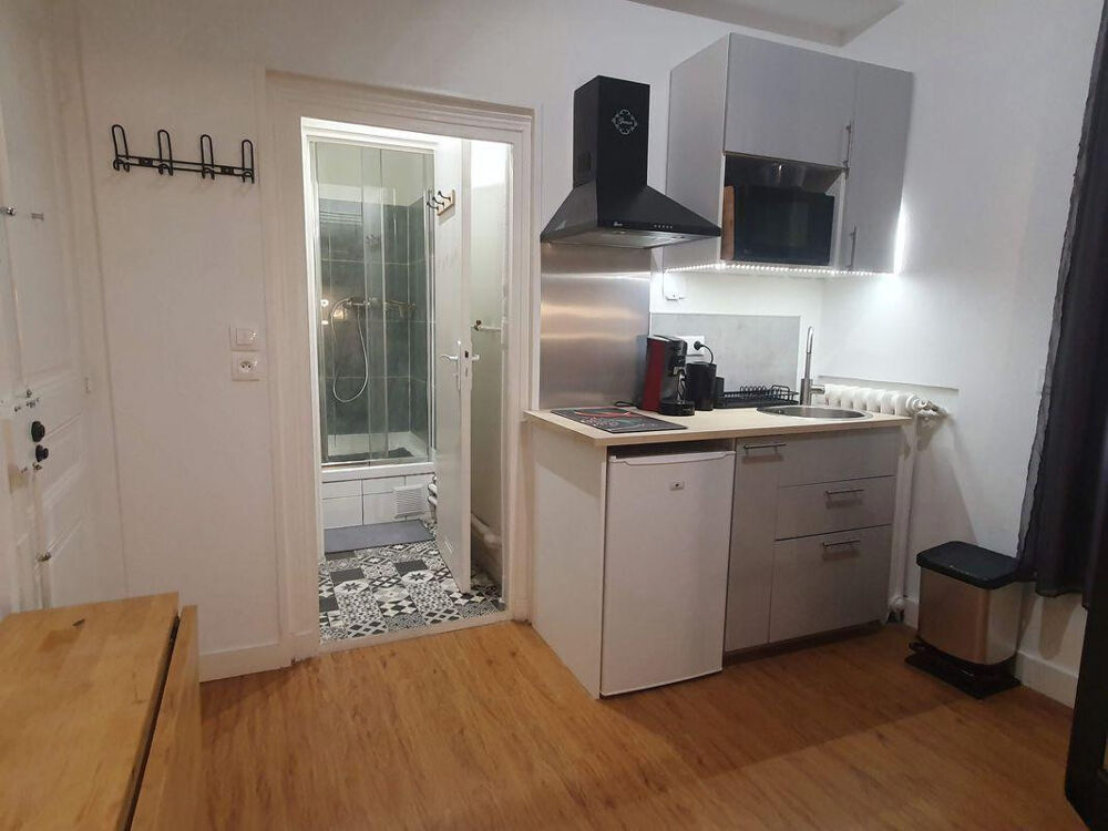 Location Appartement Location charmant studio meublé 14m2 Paris 15ème Paris 15
