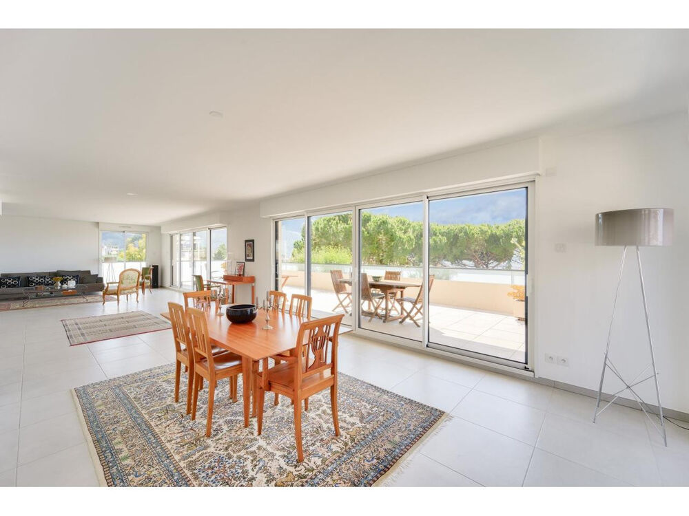 Vente Appartement Nice Cimiez - Rare - Toit-terrasse avec espace de vie de 152 m2 et ses deux immenses terrasses Nice