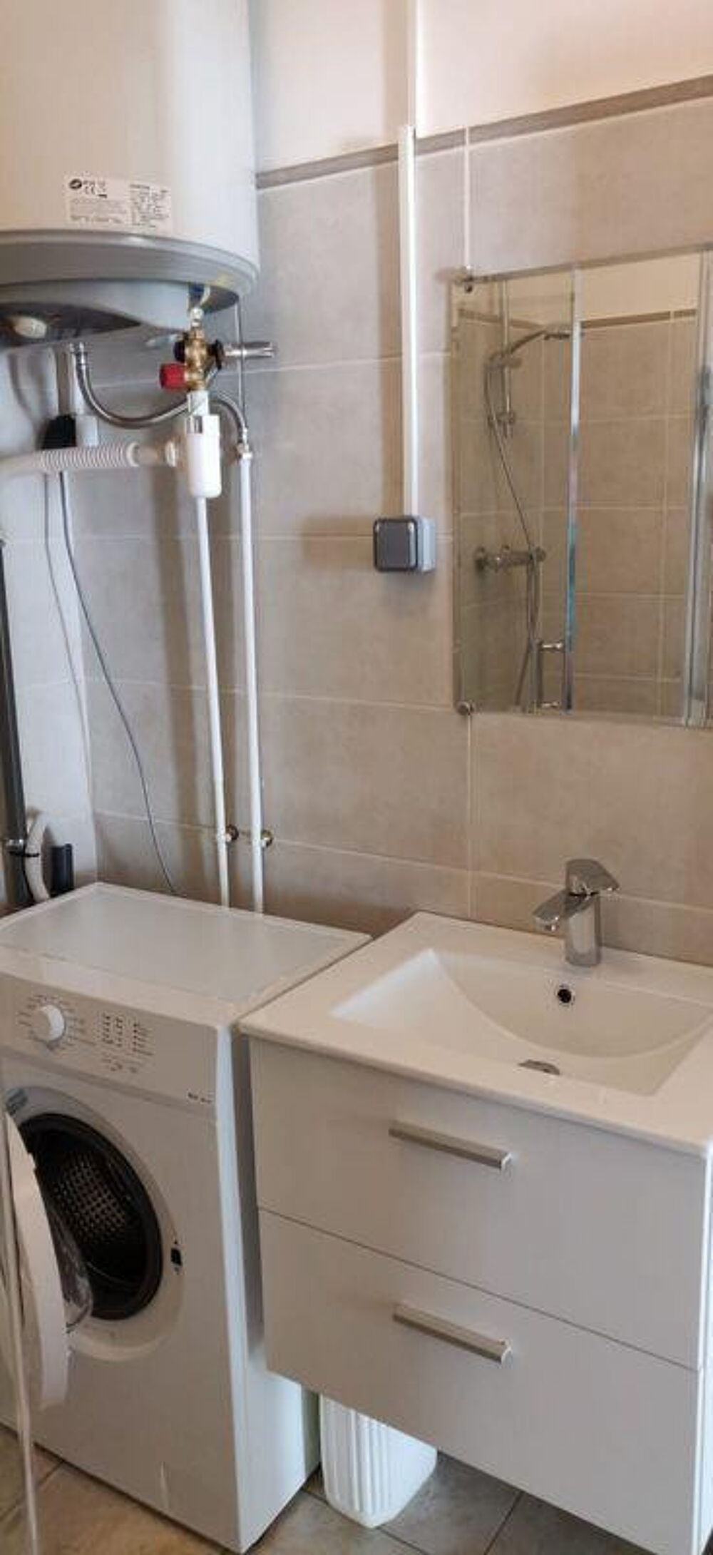 Location Appartement Studio spacieux et lumineux de 23m2, terrasse Bordeaux