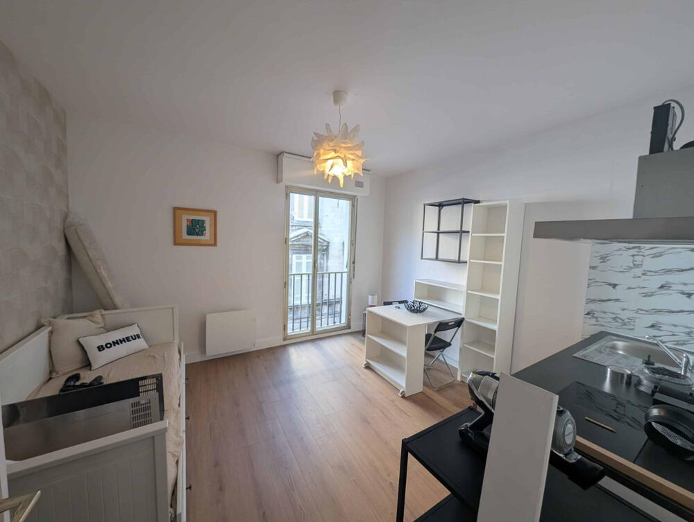 Location Appartement Studio 22m2 GrandThéâtre proche tram, baignoire Bordeaux