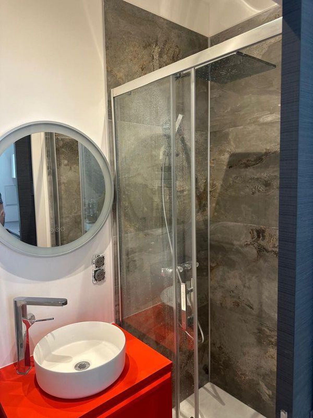Location Appartement Beau studio meublé et rénové 23m² Mezzanine Paris 15