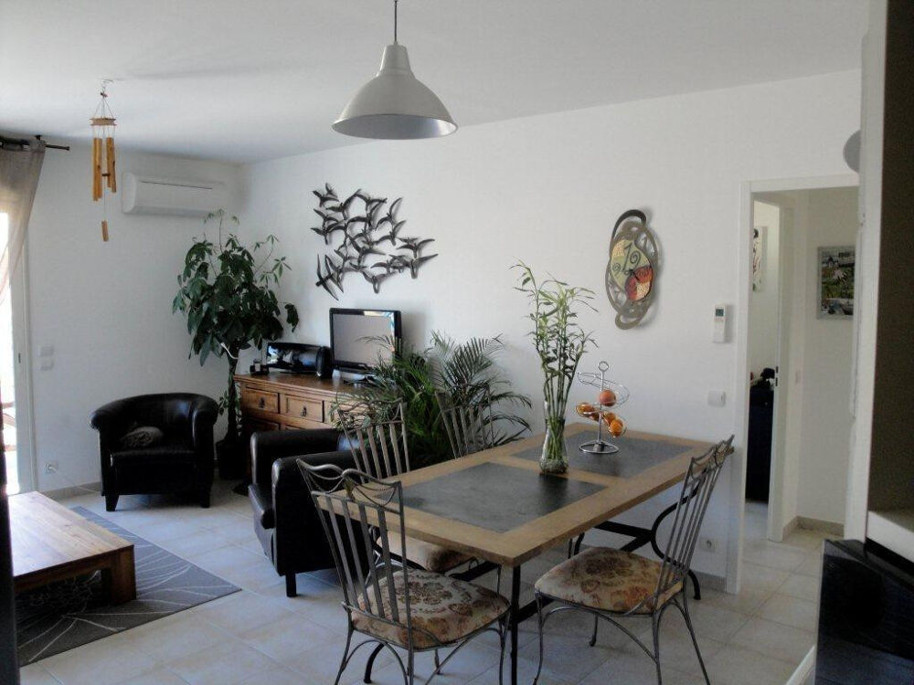 Location Appartement Immeuble dans un quartier très calme. Peyrolles-en-provence