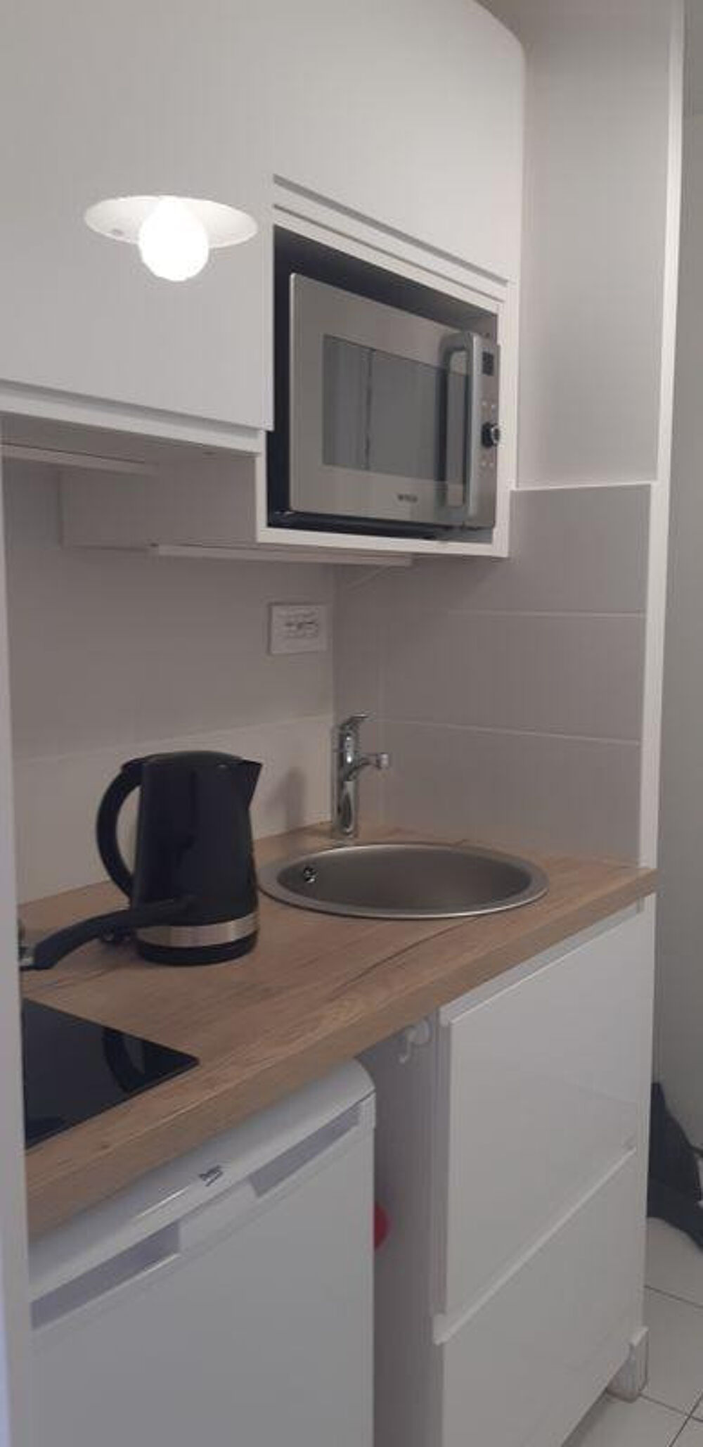 Location Appartement BEAU STUDIO MEUBLE 27,4 m² RUE JANIN Lyon 4
