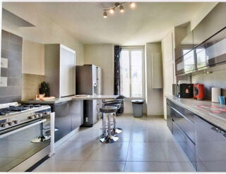  Appartement à louer 3 pièces 100 m²