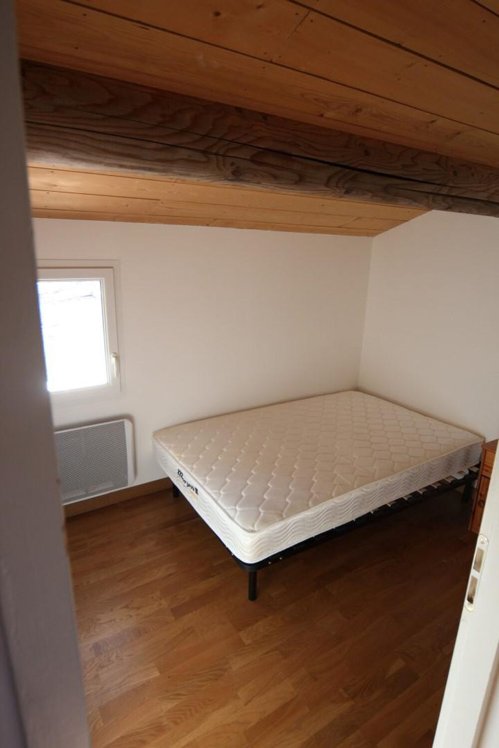 Location Appartement Bel appartement parquet et poutres apparentes Meyrargues