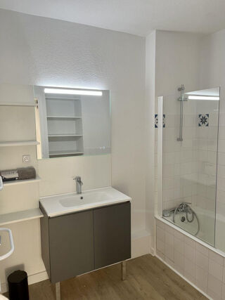  Appartement à louer 3 pièces 63 m²