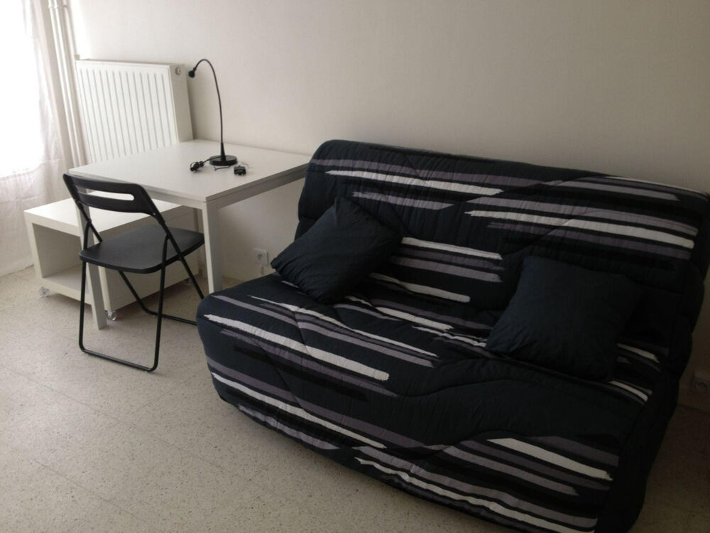 Location Appartement À louer à Sceaux studio meublé proche RER B Sceaux