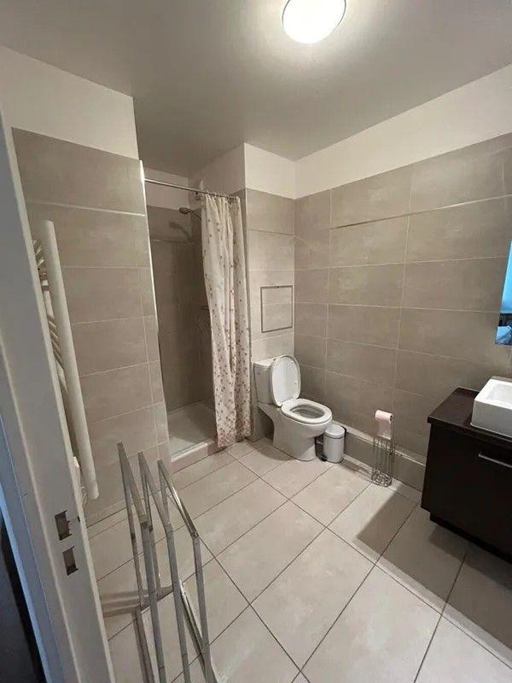 Location Appartement Beau 2P meublé 39m²  immeuble récent label BBC Courbevoie
