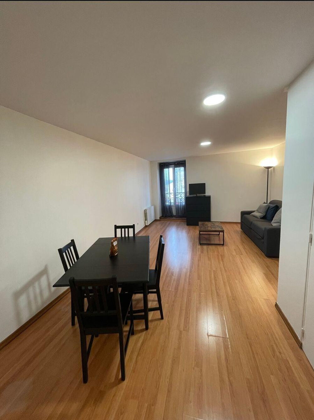 Location Appartement À louer : grand studio meublé 750/mois Montgeron Montgeron