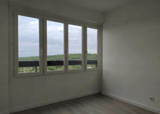  Appartement à louer 4 pièces 83 m²