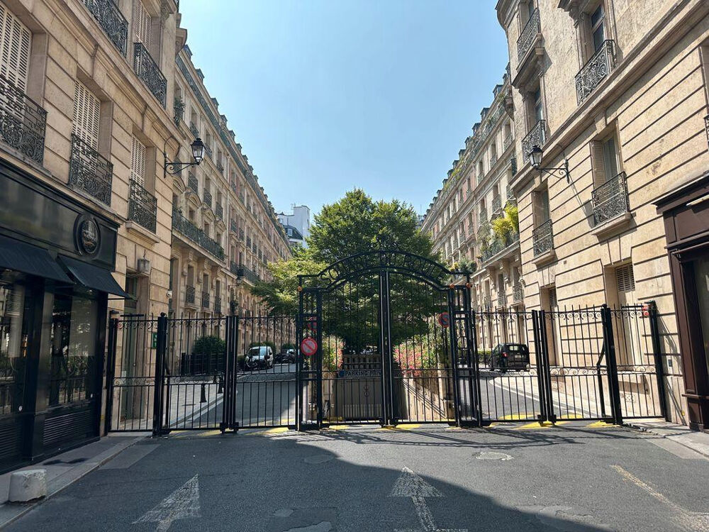 Location Appartement Studio 10m2 meublé Paris 8