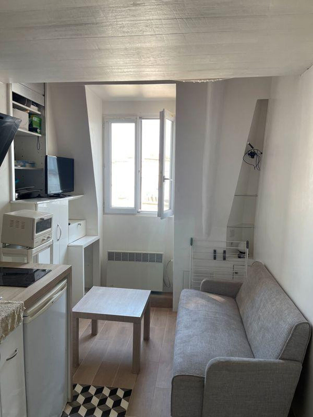 Location Appartement Studette 9m² - St Lazare Paris 8
