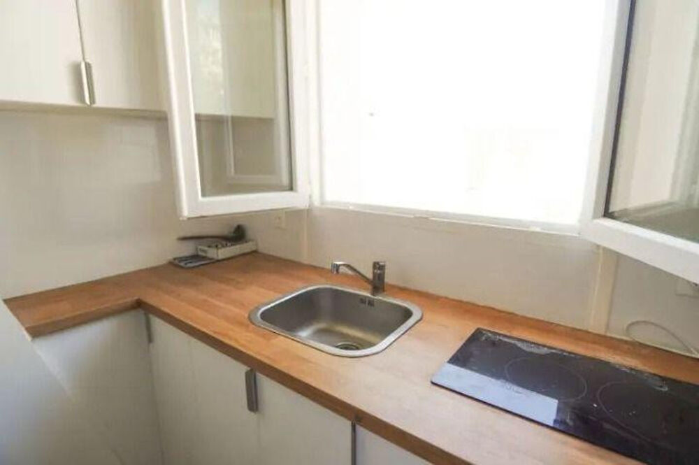 Location Appartement Studio refait à neuf Paris 18