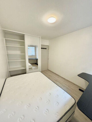  Appartement à louer 3 pièces 70 m²