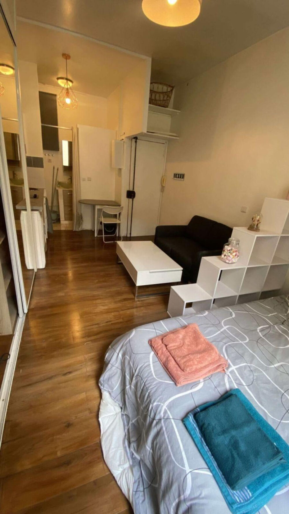 Location Appartement Superbe studio meublé 21m² tout compris au calme Paris 4