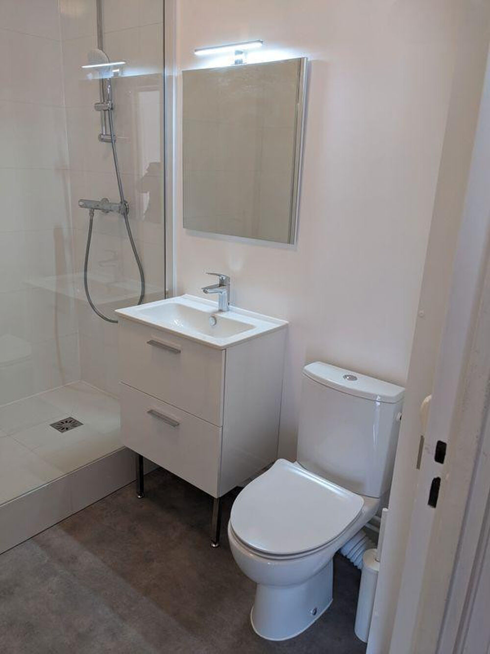 Location Appartement Studio rénové 30m2 Nation Paris 11