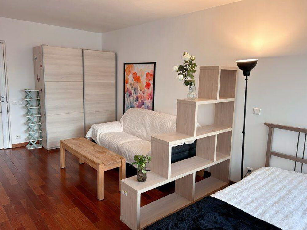 Location Appartement Grand studio à louer à Paris Paris 20