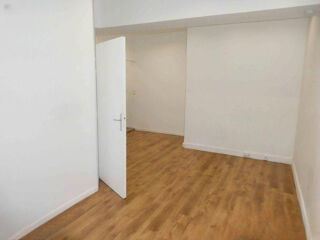  Appartement à louer 2 pièces 63 m²
