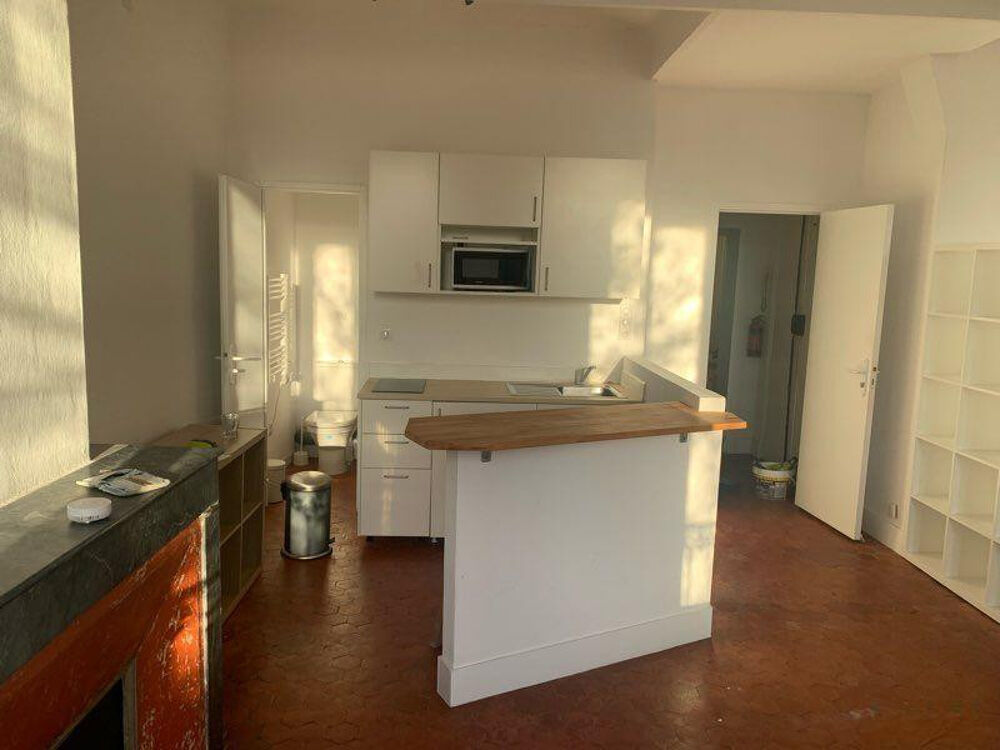 Location Appartement Beau studio meublé 35m² cours Julien Marseille 6