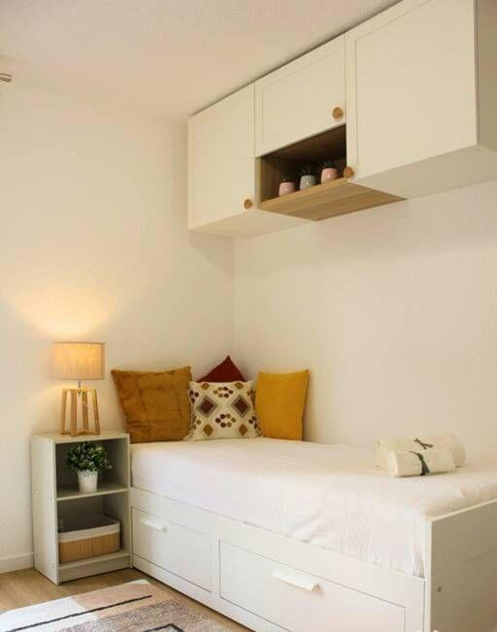 Location Appartement Beau studio meublé 19 m² à Courbevoie Courbevoie