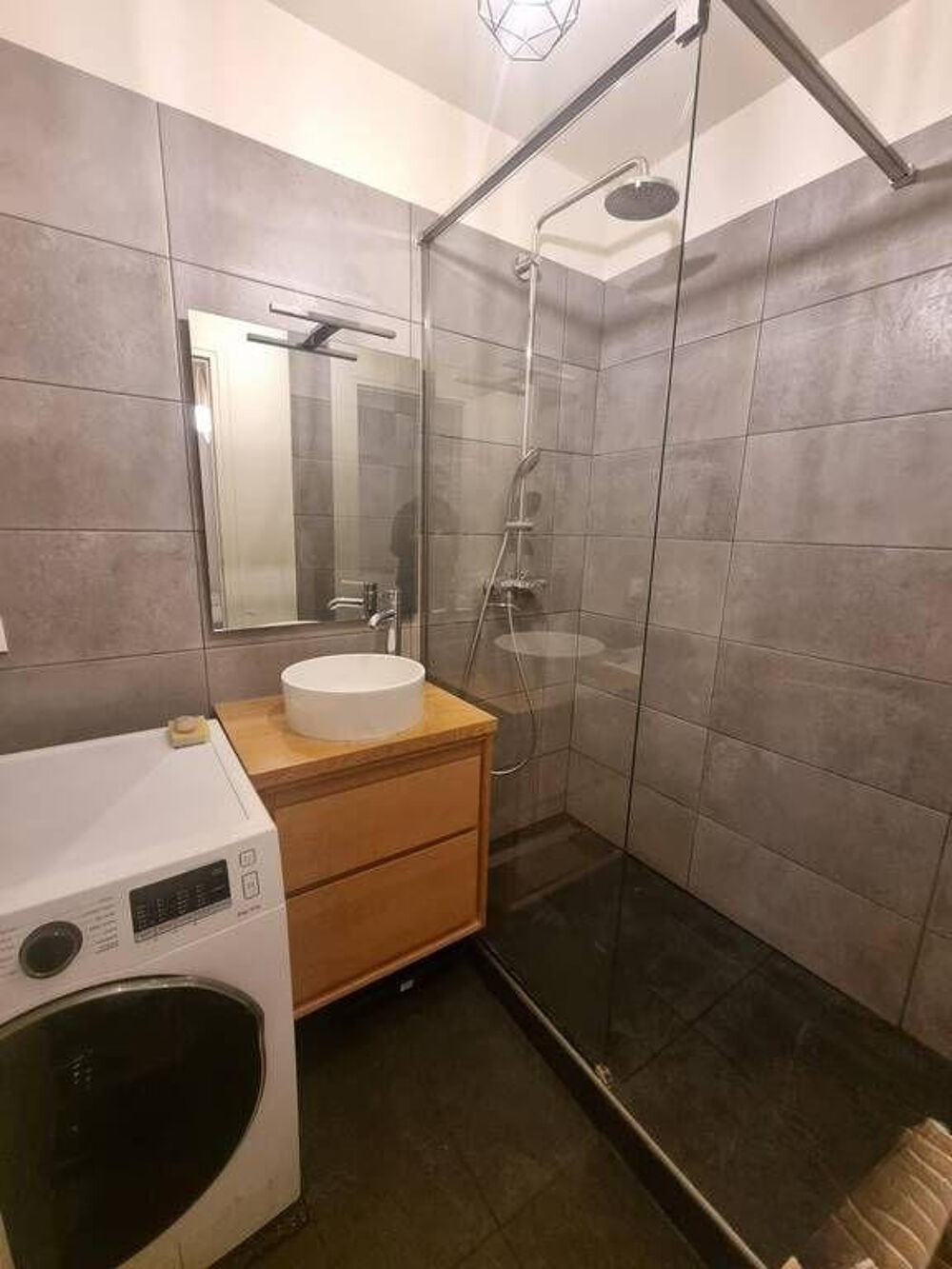 Location Appartement Beau studio meublé avec balcon lumineux Paris 10