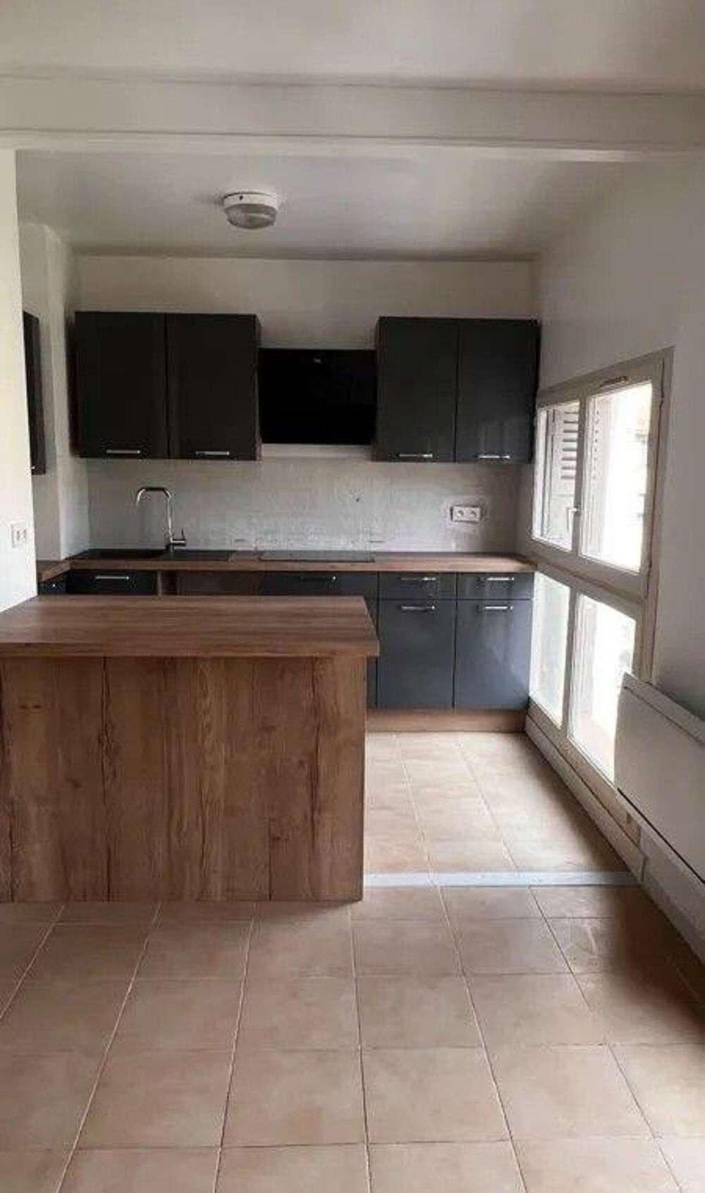 Location Appartement Beau T2 51m² rénové Proche Parking Carnot Aix-en-provence