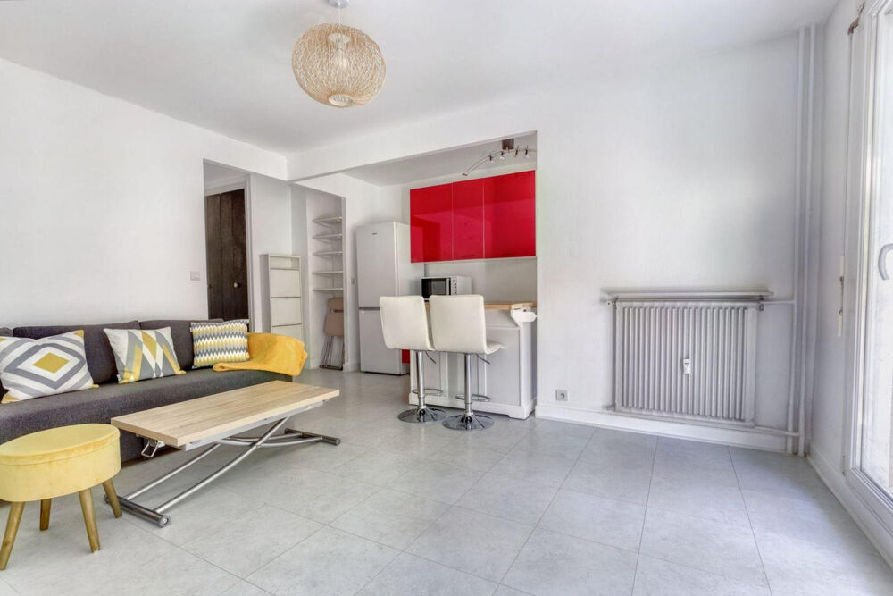 Location Appartement 2 pièces très lumineux et fonctionnel avec balcon Paris 20