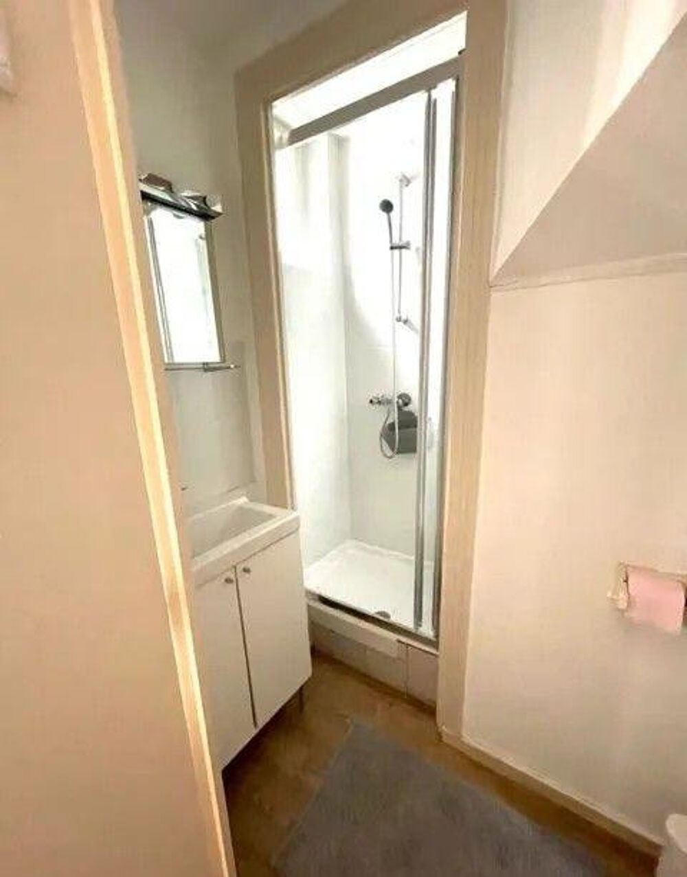 Location Appartement Beau studio meublée 14m² bail mobilité Nantes