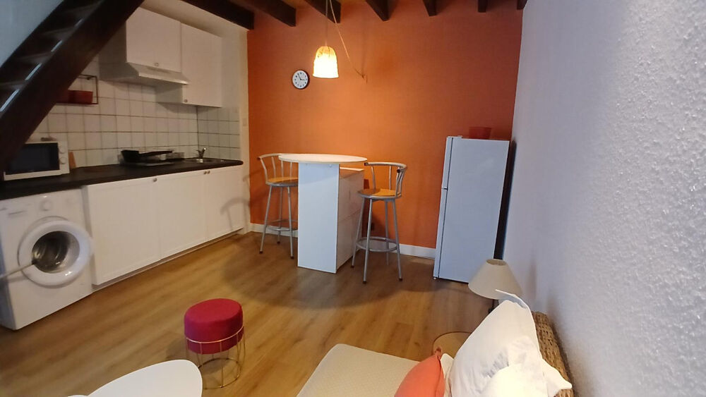 Location Appartement 2 pièces meublé et climatisé avec terrasse privée. Avignon