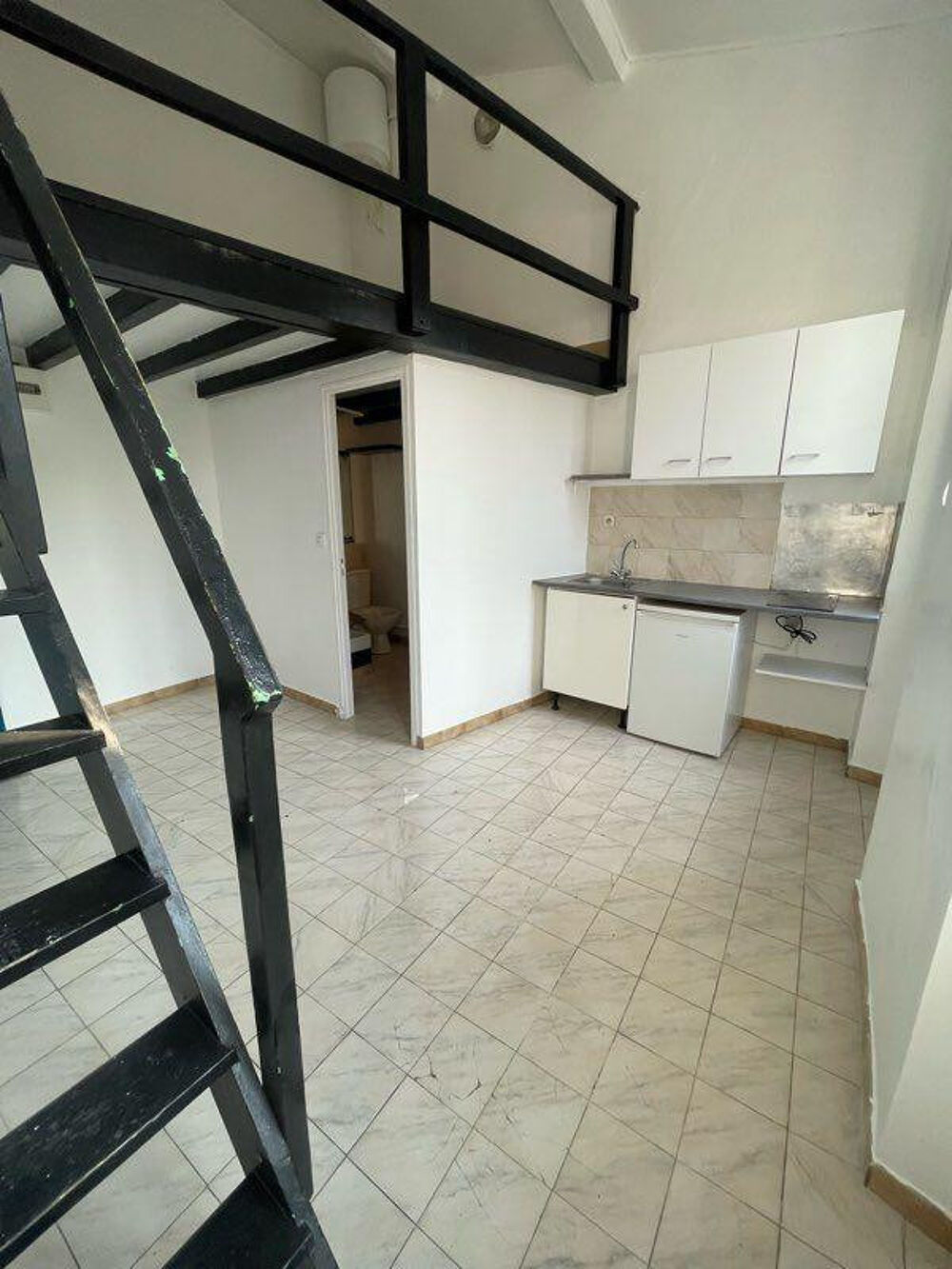 Location Appartement T1 en mezzanine 30m² Marseille 13