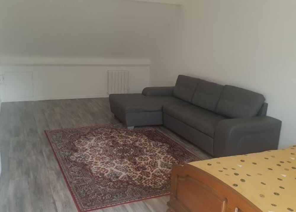 Location Appartement T3 situé au dernier étage d'une maison à louer Brétigny-sur-orge