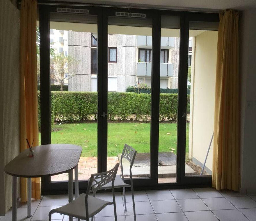 Location Appartement Plein centre d'Elancourt, résidence calme Élancourt