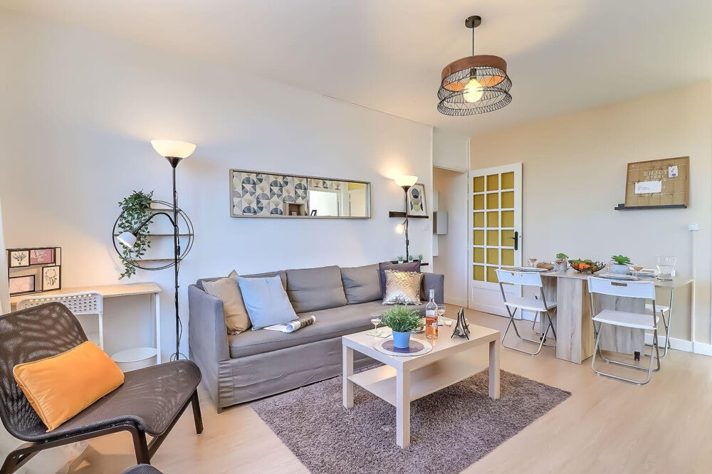 Location Appartement ? T4 Meublé et équipé à Nîmes Centre ?? Nîmes