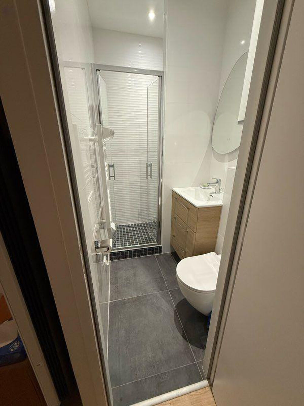Location Appartement Studio fraîchement rénové et meublé 18m² au centre Nantes