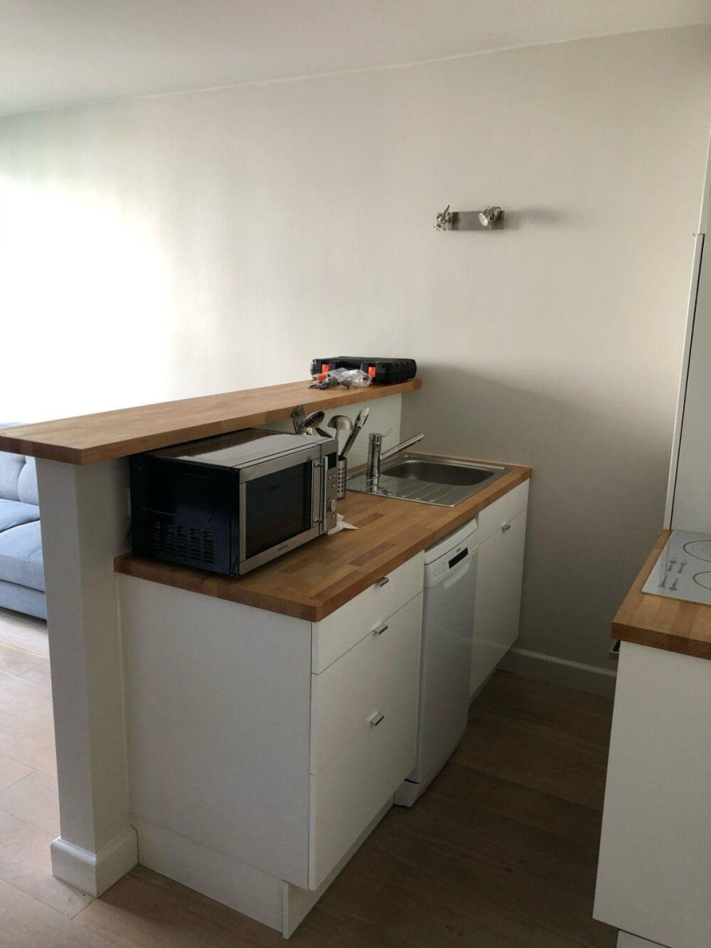 Location Appartement Beau studio/F1Bis meublé 31m² avec balcon Paris 11
