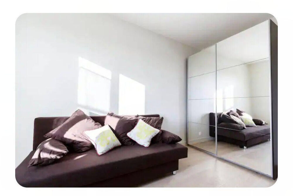Location Appartement Beau studio meublé 25m² Place de Clichy Paris 18