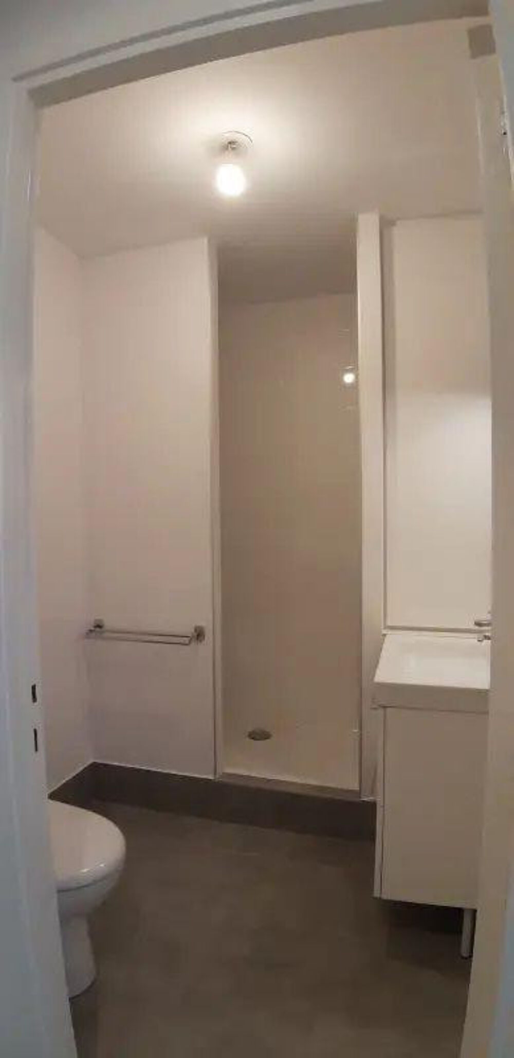Location Appartement Joli studio, résidence sécurisée, grand balcon Paris 11