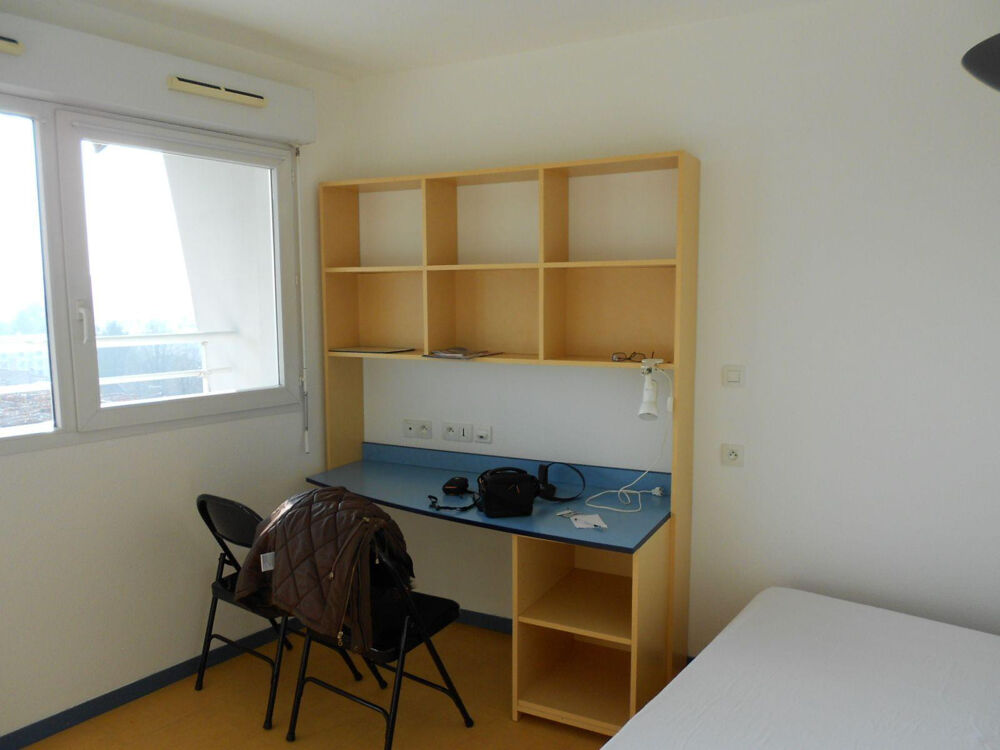 Studio meublé avec balcon et parking sécurisé