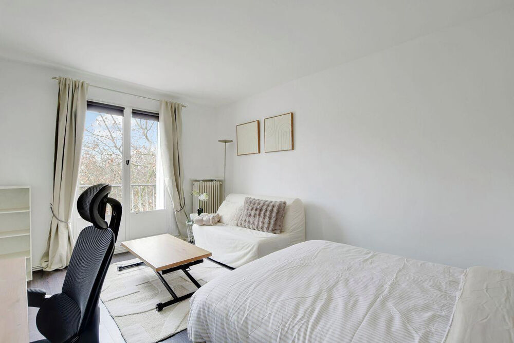 Location Appartement Studio meublé lumineux, vue dégagée Paris 16ème