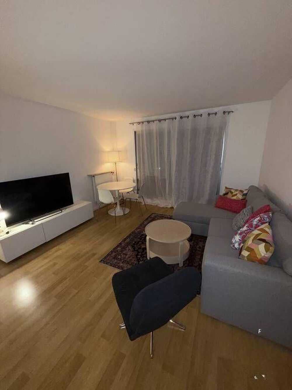 Location Appartement Beau studio meublé 35m² vue dégagée sur Paris Paris 17