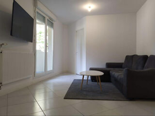  Appartement à louer 5 pièces 80 m²