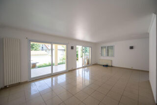  Maison à louer 5 pièces 141 m²