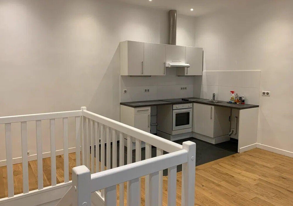 Location Appartement Beau 2P 45m² sur 2 niveaux Paris 18