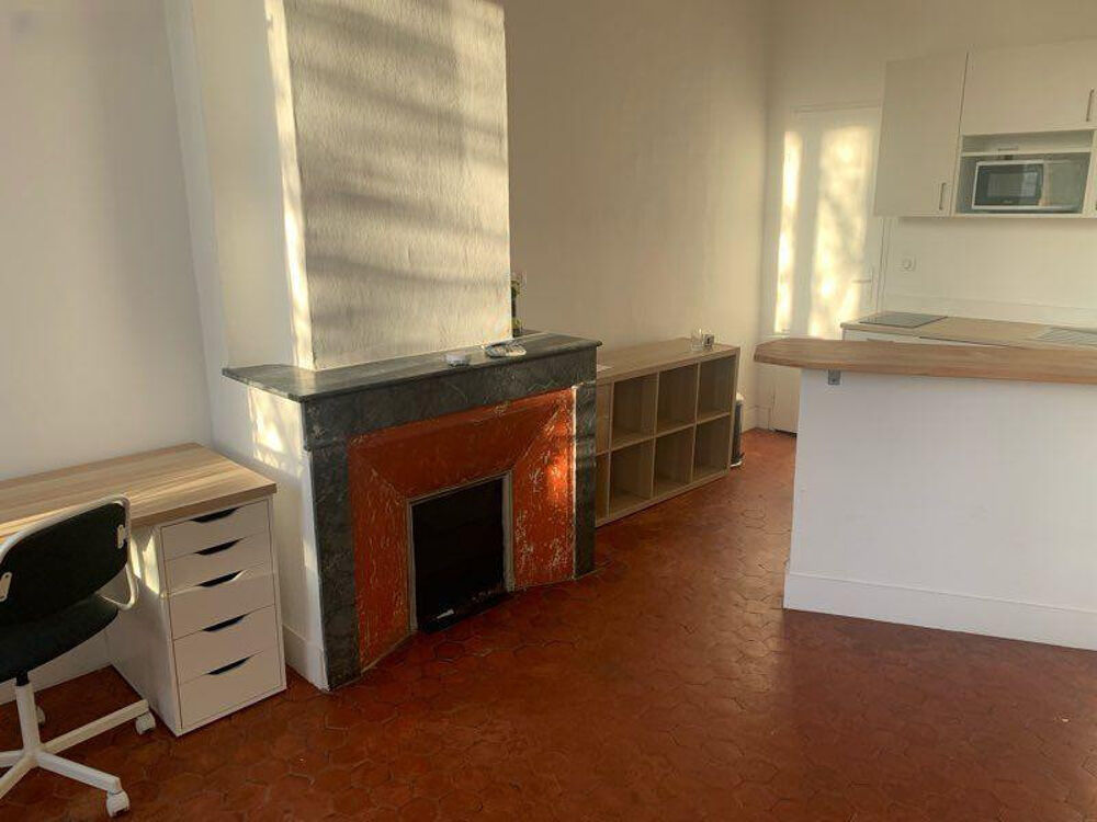 Location Appartement Beau studio meublé 35m² cours Julien Marseille 6