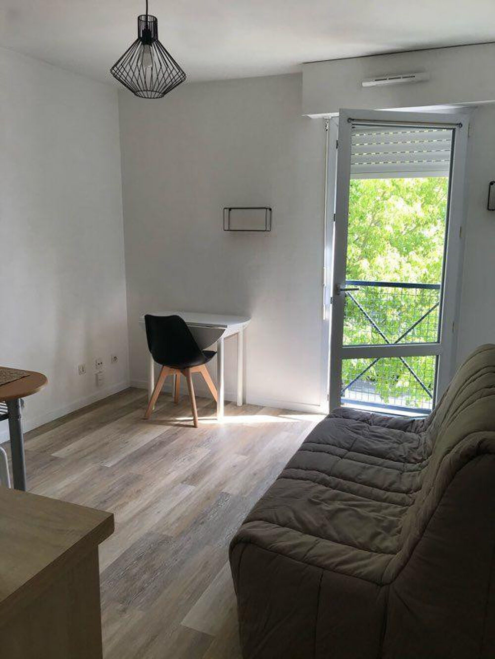 Location Appartement Studio meublé 19m2 parking Nantes